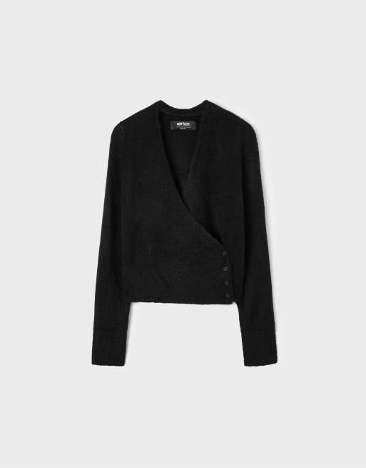Stradivarius Button-up wrap knit cardigan in black, 6 of 7