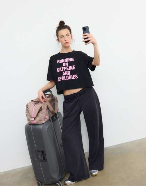 Stradivarius - Caffeine - Sort cropped basis-T-shirt - view 1