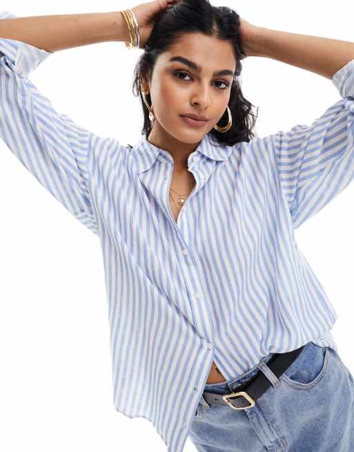 Stradivarius - Camicia comoda effetto lino a righe blu chiaro