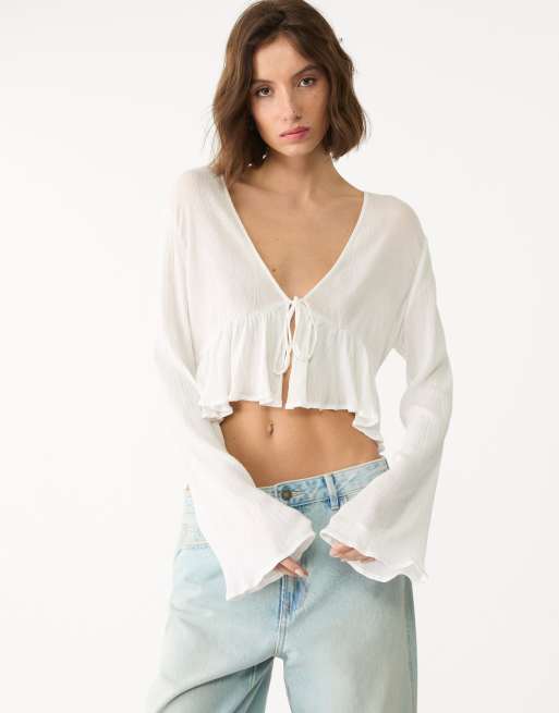 Stradivarius - Camicia écru con volant e laccetti