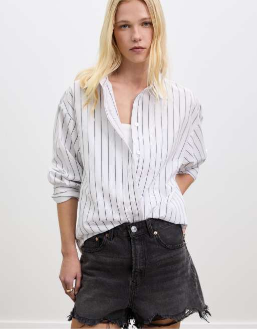 Stradivarius - Camicia taglio lungo nera a righe in popeline
