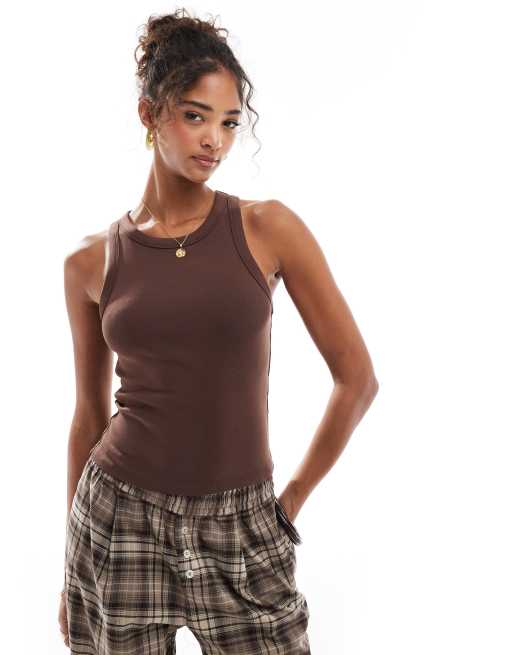 Stradivarius - Canotta marrone con scollo a vogatore