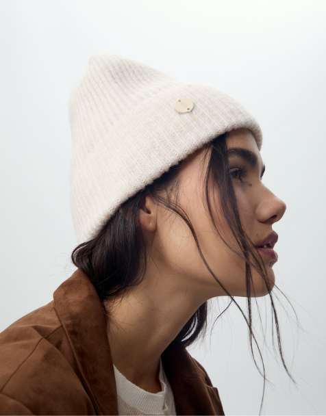 Stradivarius - Cappellino color écru a coste con targhetta - view 1