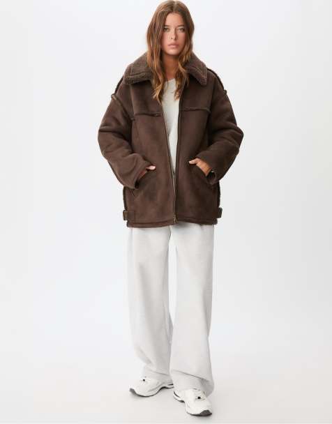 Stradivarius - Cappotto in montone sintetico marrone foderato con cuciture - view 1