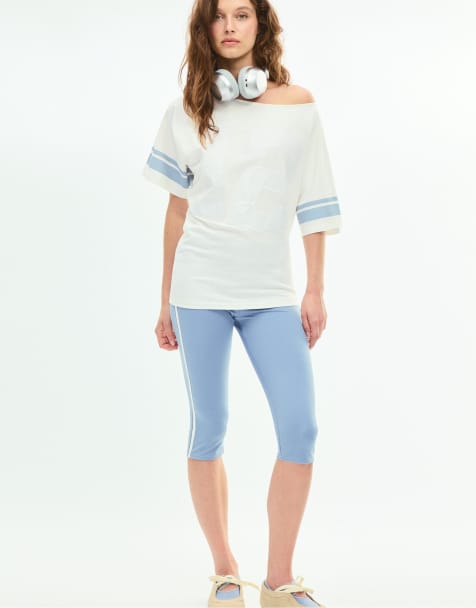 Stradivarius Capri-Leggings mit Seitenstreifen in Himmelblau - view 1