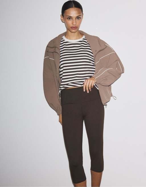 Stradivarius capris in brown, 4 of 4