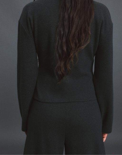 Stradivarius cardigan in maglia con collo alla coreana grigio scuro, 2 di 6