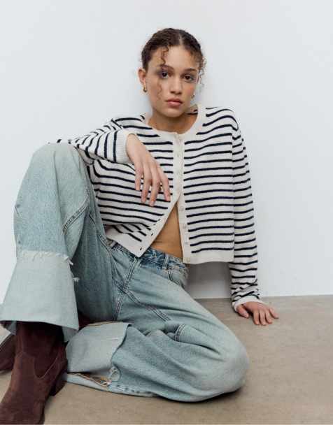 Stradivarius - Cardigan in maglia morbida al tatto blu navy con bottoni - view 1