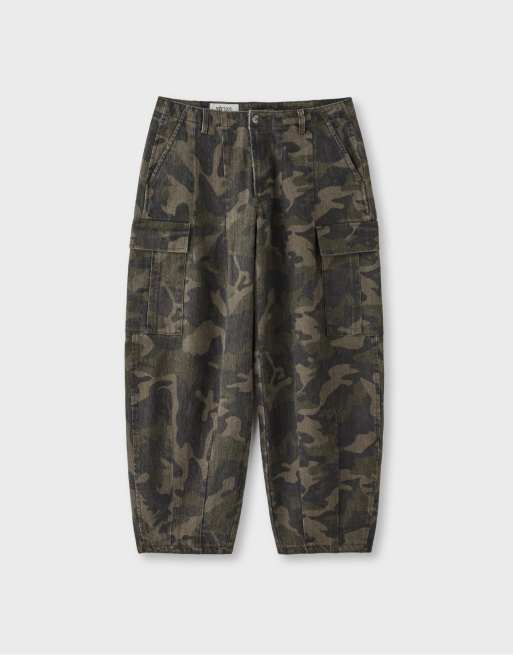 Stradivarius cargo-bukser med print i khaki, 6 af 7