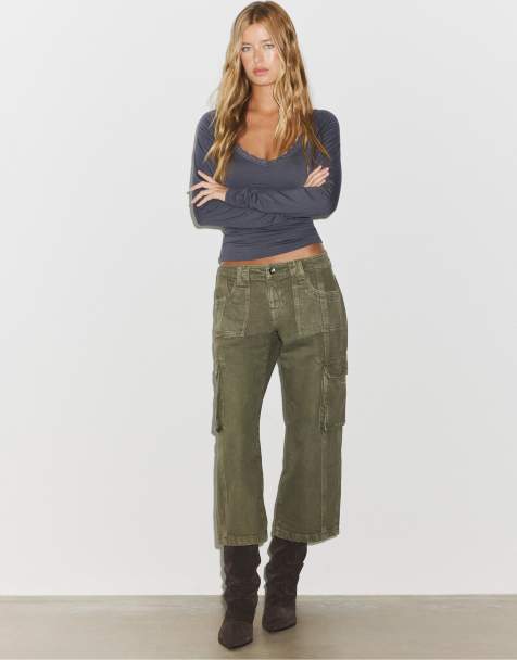 Stradivarius Cargo-Caprihose in Khaki - view 1
