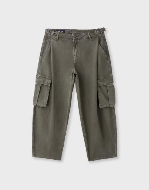 Stradivarius Cargo trousers in khaki, 6 of 7