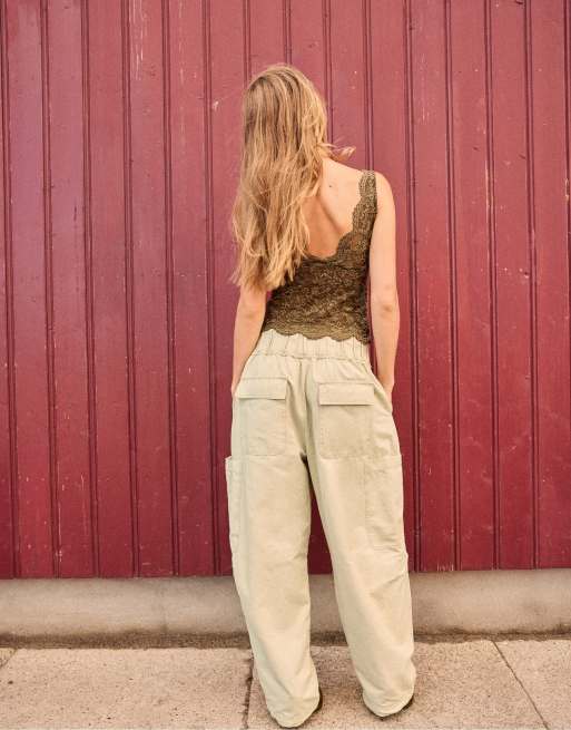 Stradivarius cargobukser med taljedetalje i beige, 3 af 7