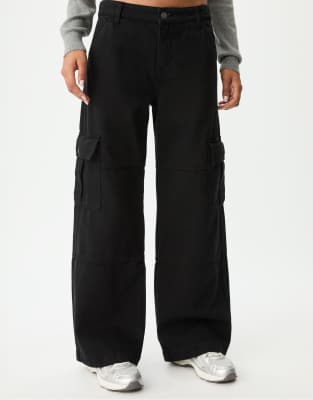 Stradivarius - Cargohose in Schwarz mit geradem Bein
