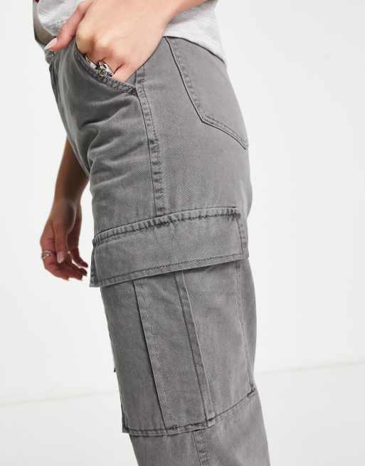 Stradivarius – Cargohose mit geradem Schnitt in grauer Acid-Waschung, 3 von 4