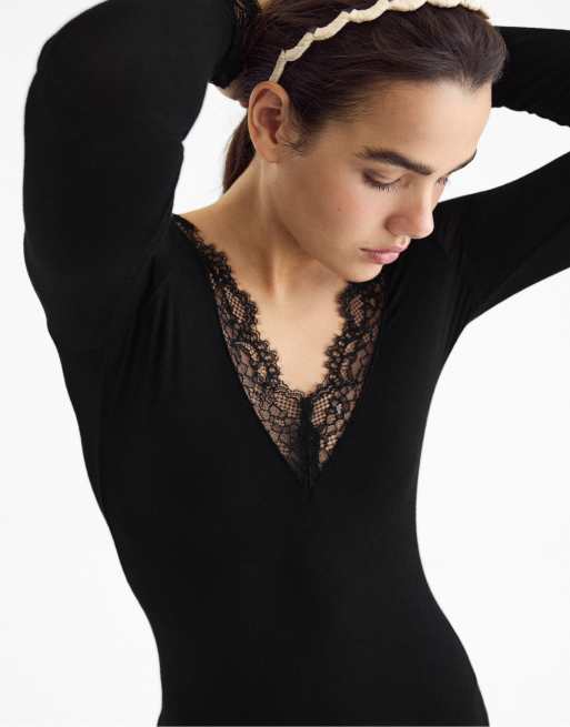 Stradivarius Cashmere blend long sleeve v-neck t-shirt in black, 5 of 7