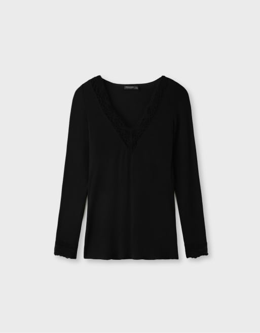 Stradivarius Cashmere blend long sleeve v-neck t-shirt in black, 6 of 7