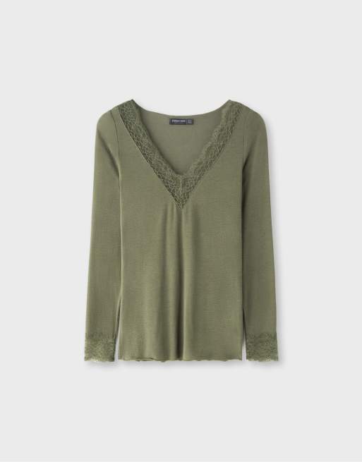 Stradivarius Cashmere blend long sleeve v-neck t-shirt in khaki, 4 of 5