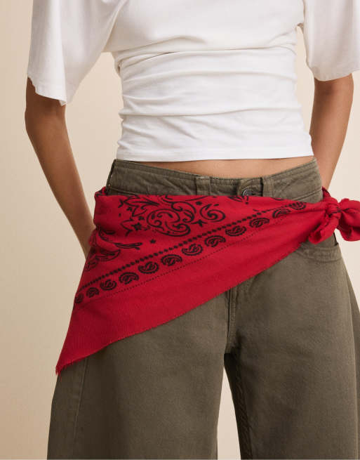 Stradivarius Cashmere-effect scarf in red, 3 of 4