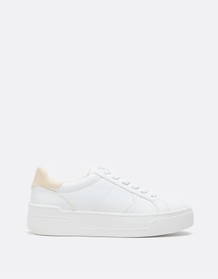  Casual platform trainers 