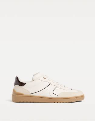 Stradivarius casual retro trainers in white