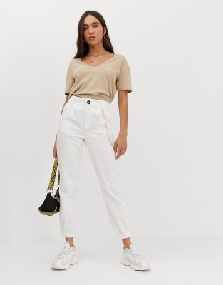 white cargo pants with chain