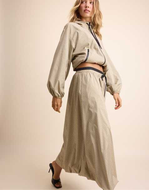 Stradivarius Check print balloon maxi skirt in beige - view 1