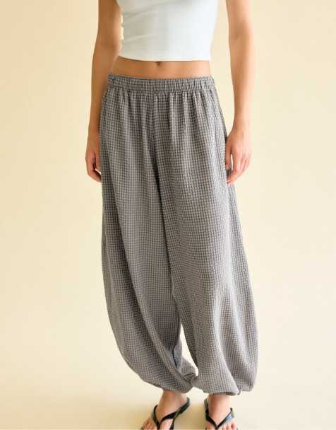 Stradivarius Check voluminous trousers in dark grey - view 1