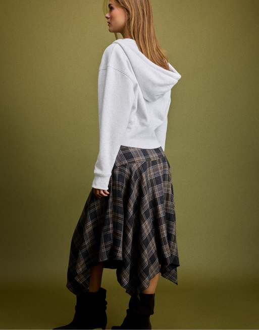 Stradivarius Checked midi skirt with pointed hem in dark grey, 3 of 7