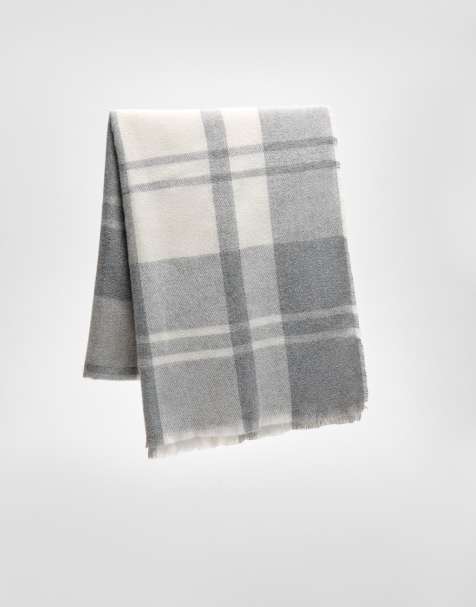 Stradivarius Checked scarf in ecru - view 1