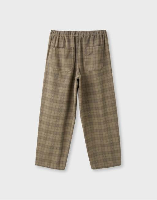 Stradivarius Checked wide straight-leg trousers in beige, 6 of 6