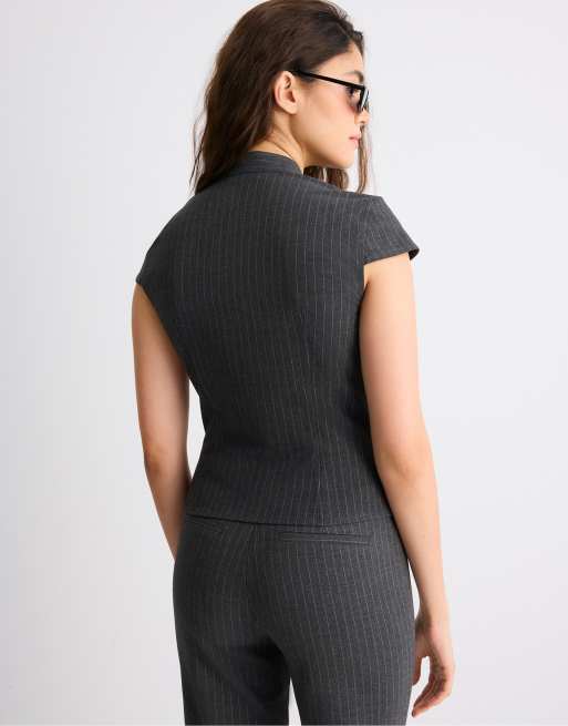 Stradivarius chemise à manches courtes rayée à découpes gris foncé, 3 de 7