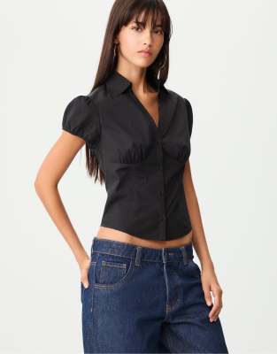 Stradivarius - Chemise cintrée à manches courtes - Noir