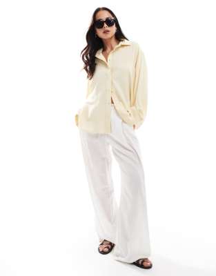 Chemise en lin mlang - ple - Stradivarius - Modalova
