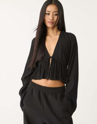 Stradivarius - Chemise volantée à détail noué - Noir