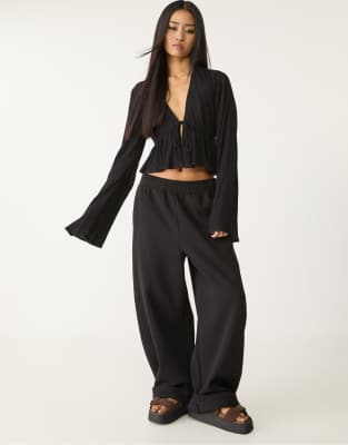 Stradivarius - Chemise volantée à détail noué - Noir