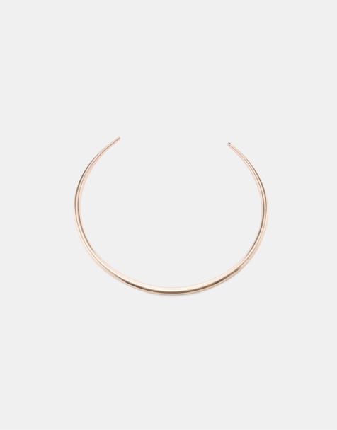 Stradivarius – Choker-Halskette in Goldoptik mit Blumendetail - view 1