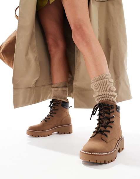Stradivarius chunky flat lace up boot in brown - view 1