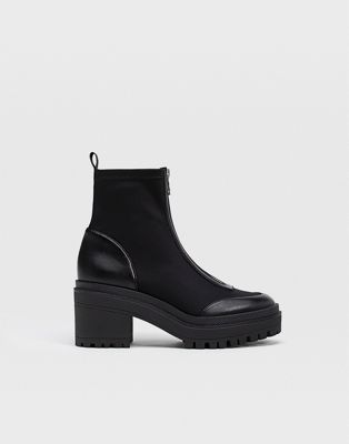 Stradivarius chunky heeled chelsea ankle boot with contrast sole and zip front in black