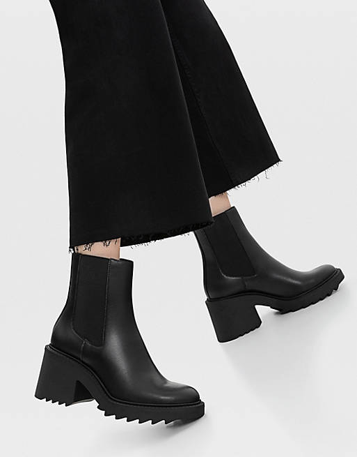 Stradivarius chunky heeled chelsea boots in black