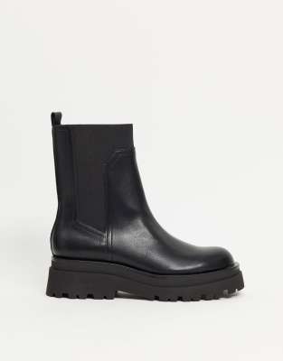 stradivarius pull on chelsea boots in black
