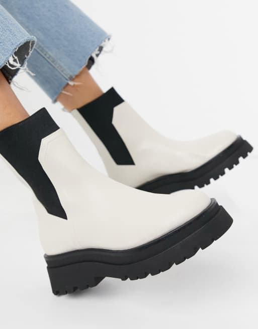 stradivarius chunky chelsea boots in black