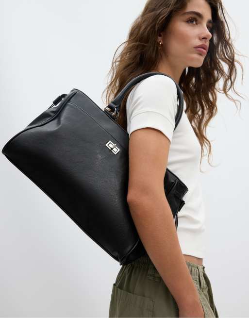 Stradivarius city-taske med flap i sort, 2 af 4