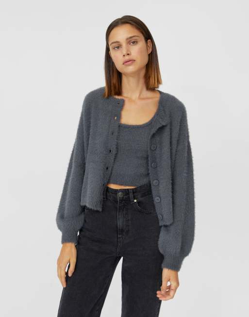 Stradivarius - Co-ord set met pluizig gebreid vest en crop top in grijs, 3 van 3