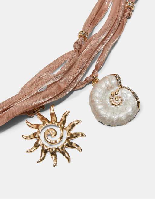 Stradivarius - Collana in tessuto écru con ciondolo a conchiglia, 4 di 4