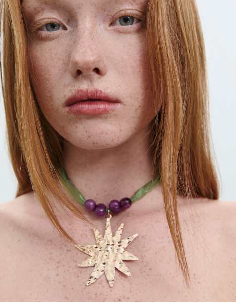 Stradivarius - Collana in tessuto verde con charm a forma di sole - view 1
