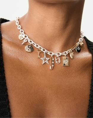 Stradivarius - Collier à breloques multiples - Gris