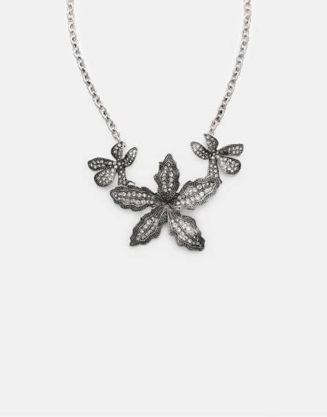 Stradivarius - Collier à strass avec détail fleur - Gris - view 1