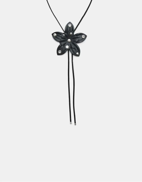 Stradivarius - Collier ras de cou en similicuir à détail fleur - Noir - view 1