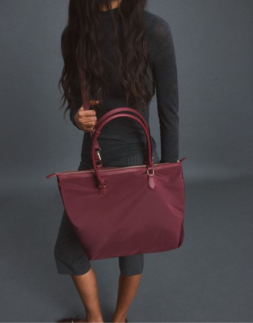 Stradivarius Contrast crossbody shopper bag in burgundy, 3 of 4