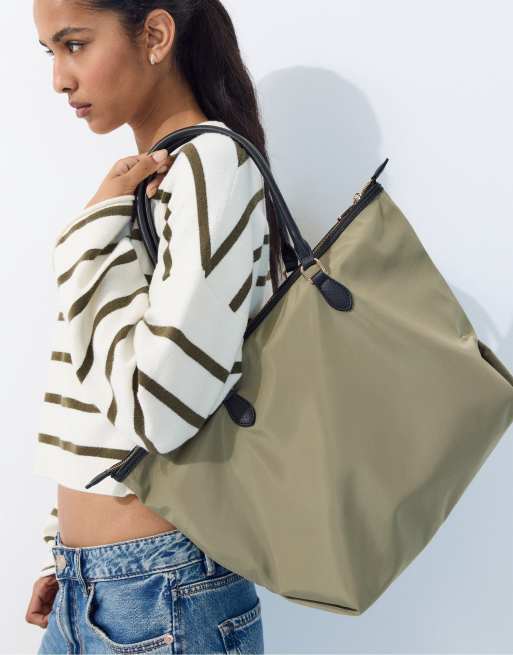 Stradivarius Contrast crossbody shopper bag in khaki, 2 of 4